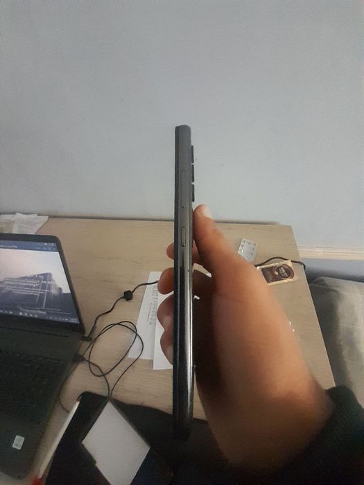 Samsung  A32  sotiladi kami bor.