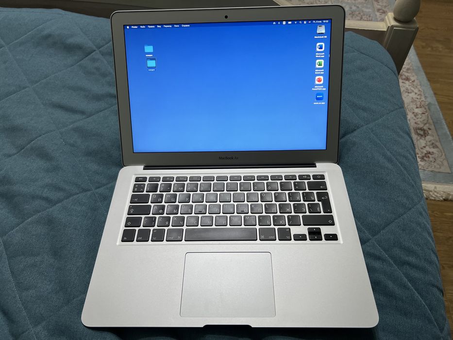 Продам MacBookAir 2017 года