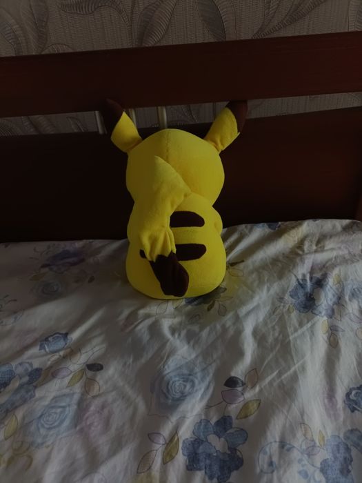 Игрушка пикачу  !