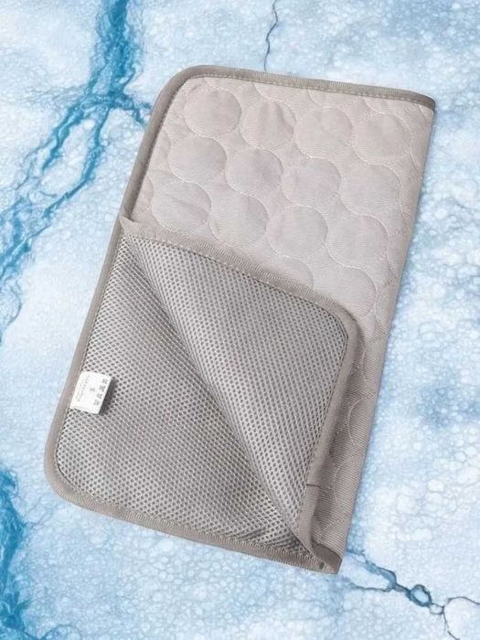 Коврик с эффектом охлаждения для домашних животных из "ледяного шёлка"