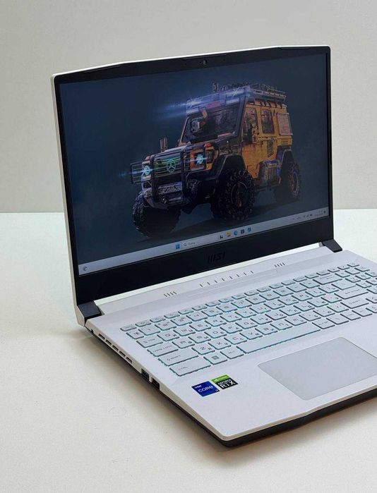 Msi SWORD 15 — i7 - 11800H / DDR 8GB / RTX 3050Ti 4GB