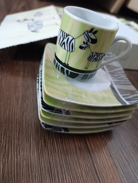Vând set cafea, nou in cutie