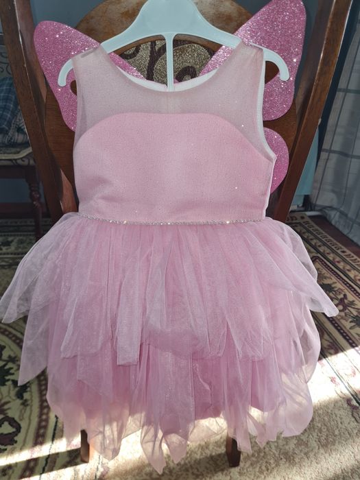 Продам платья для принцессы  на 4-5 лет + туфельки