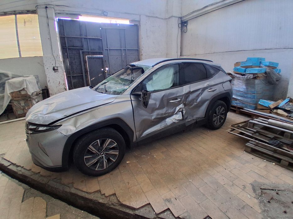 Tucson avariat motorul pornește cutia este ok