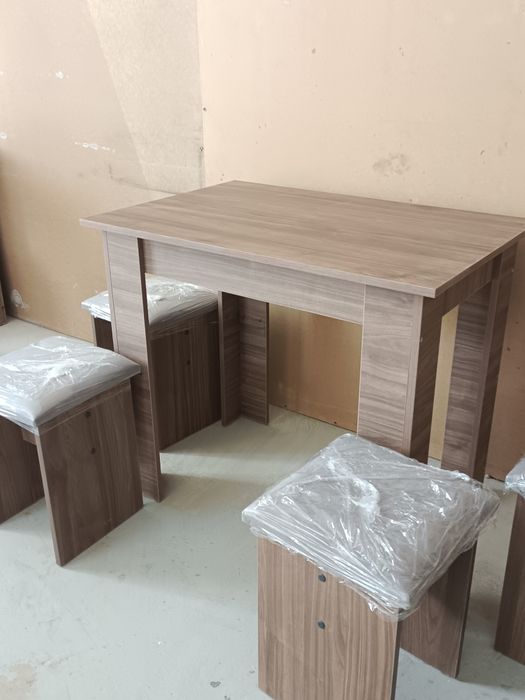 Продаю комплект столы