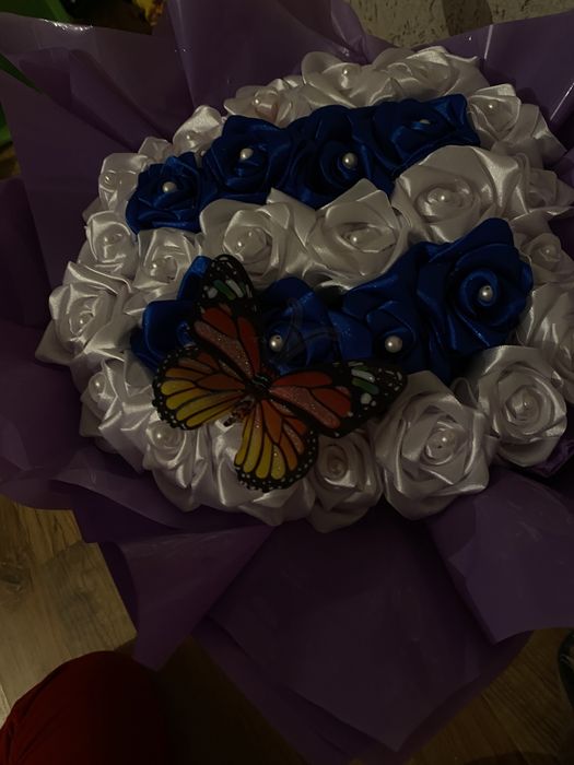 Цветы атласвый