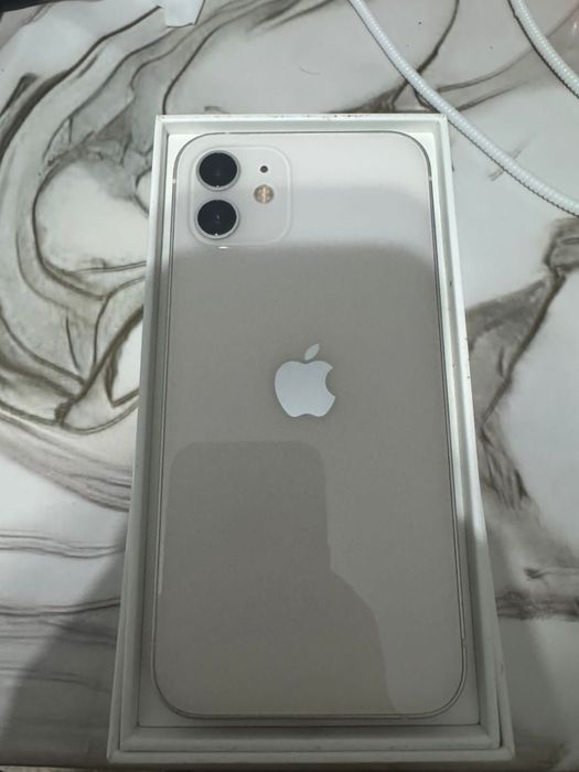 Продам IPhone 12