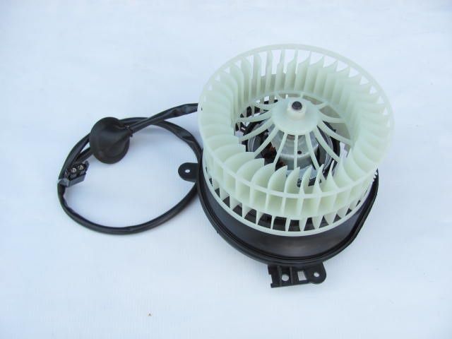 Моторчик печки на Мерседес w124