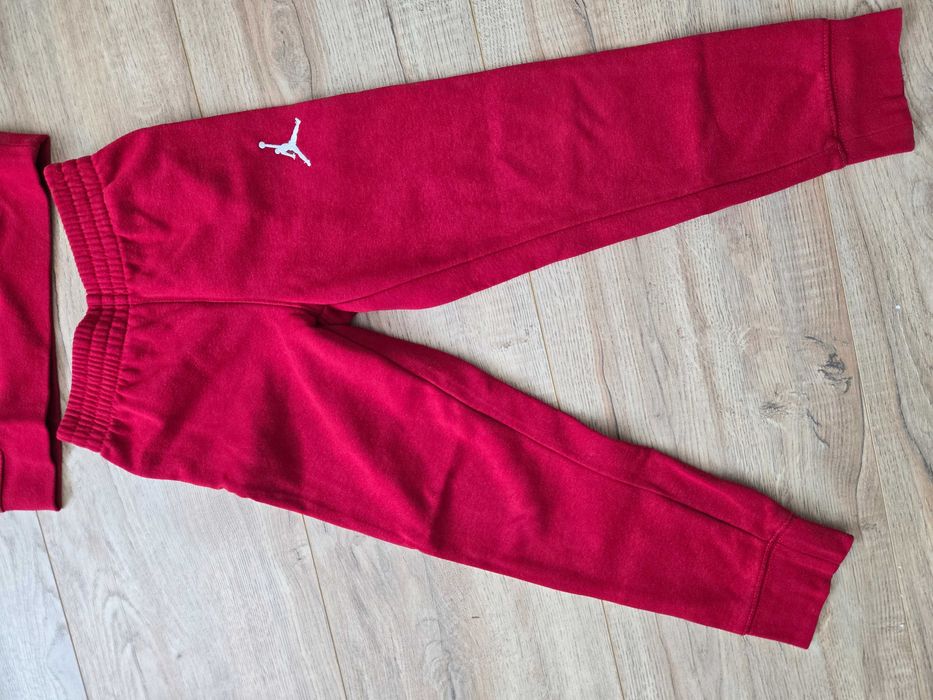 Комплект  от две части Nike Jordan  и блуза