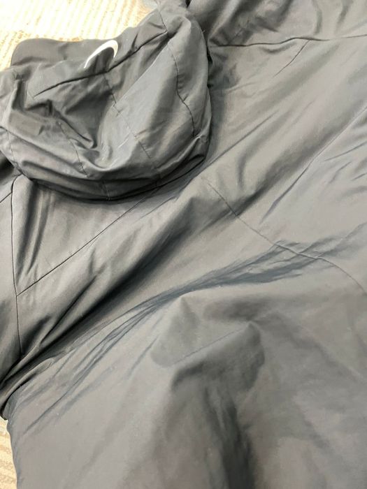 Продам зимнюю куртку Nike