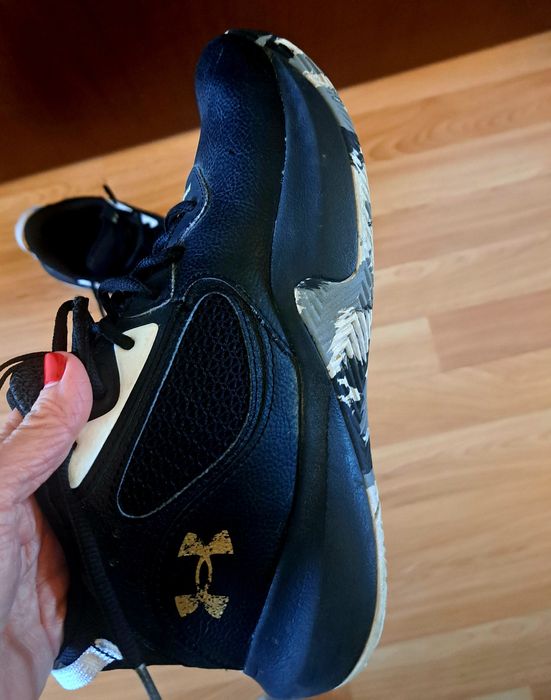 Vând ghete Under Armour Lockdown 6, marimea 39