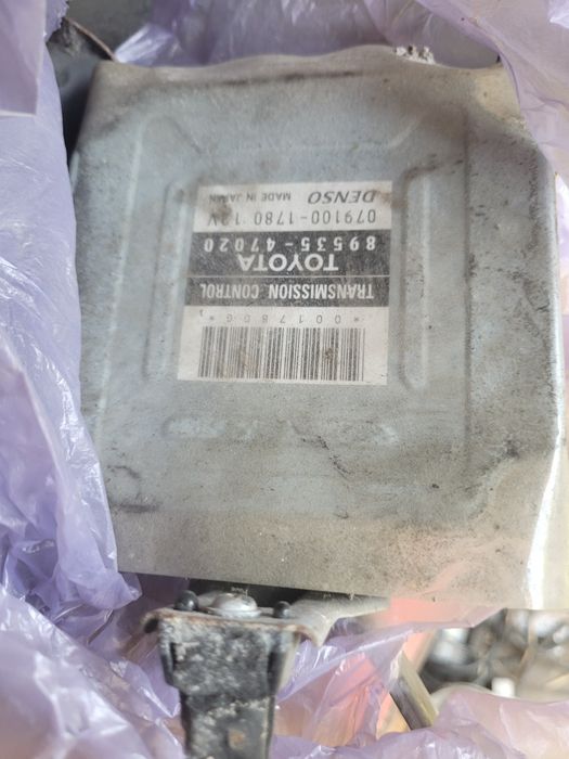 Запчасти  на приус 20 кузов