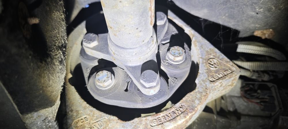 VW Touareg 2.5 TDI (7L) – На части