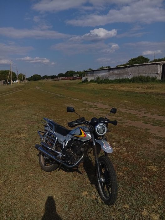 продам мотоцикл 200куб