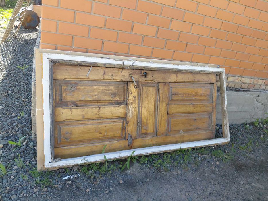 Дверь, двери деревянные мощные