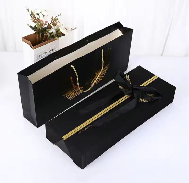 Подарочная коробка