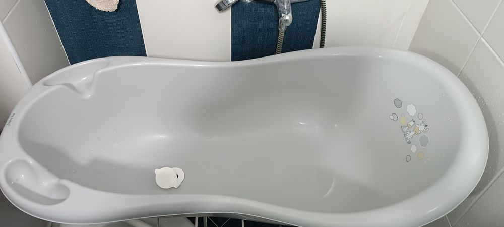 Вана със стойка my baby