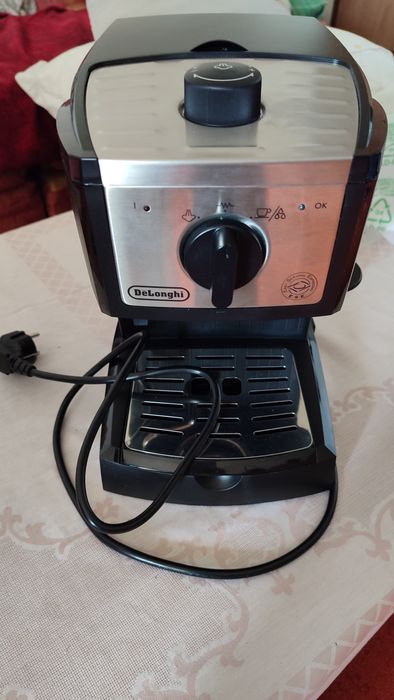 Еспресо Кафемашина DELONGHI EC 157