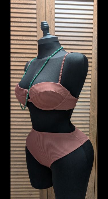 Costum de baie două piese – nuanță terracotta / maro cărămiziu
