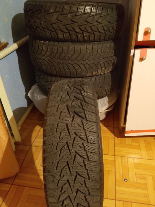 Зимняя резина на R18. Размер 225/60/18