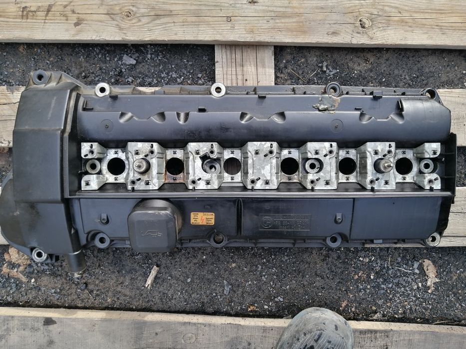 Продам запчасти на бмв 728