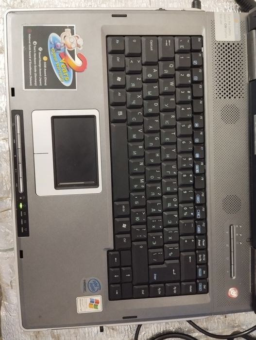 Noutbuk asus sotiladi