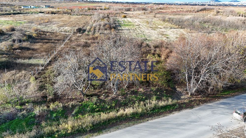 Парцел в Пловдив, област-с.Брестник площ 1350 цена 106650