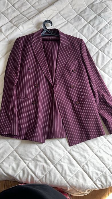 Продам костюм тройку