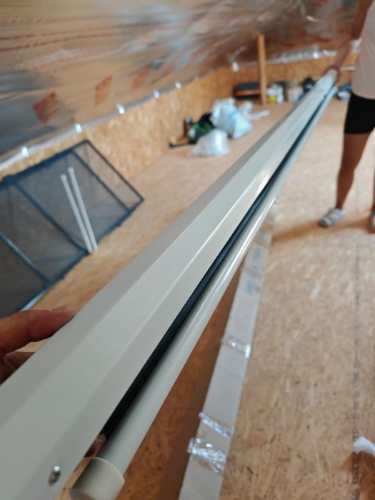 Ecrane de proiectie electrice 100" si 120", cu defect, TLES100, TLES120
