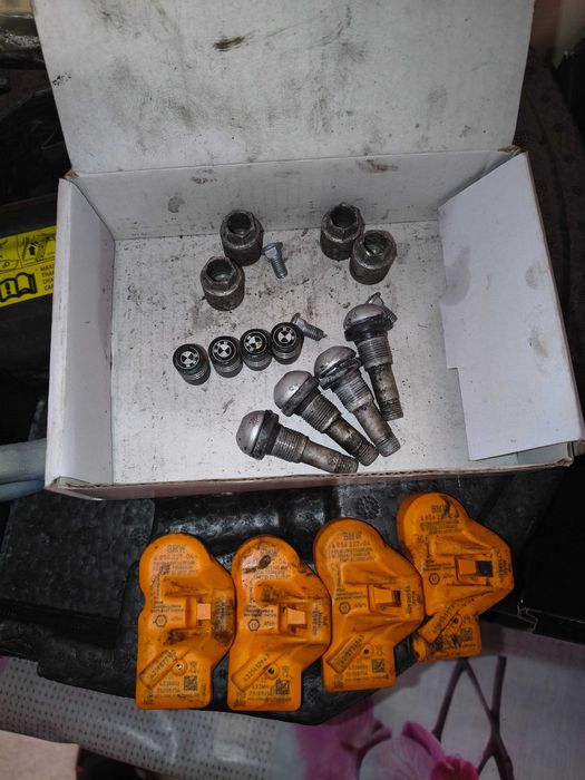 Датчици за налягането в гумите BMW