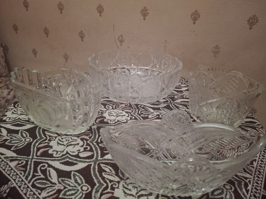 Продам хрустальные вазы