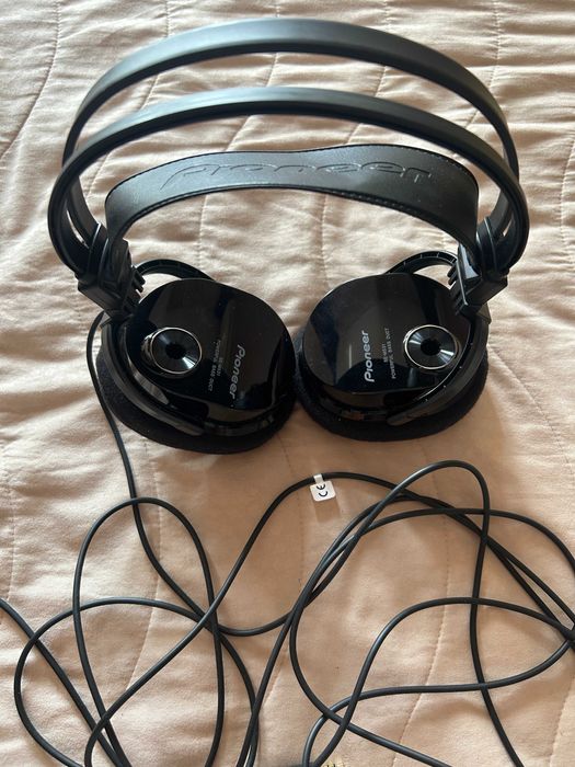 Слушалки Pioneer SE-M531 за Висококачествен Звук с Мощен Бас