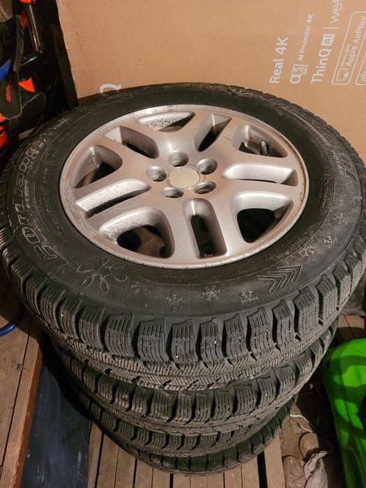 Продам резину с дисками 215/65 R16