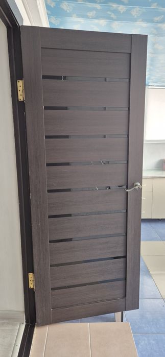 Меж комнатные двери