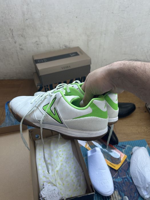 Demix футзалки.