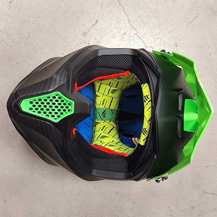 ПРОМОЦИЯ Мотокрос каска MT Falcon SYSTEM-FLUO GREEN - Код: 35274