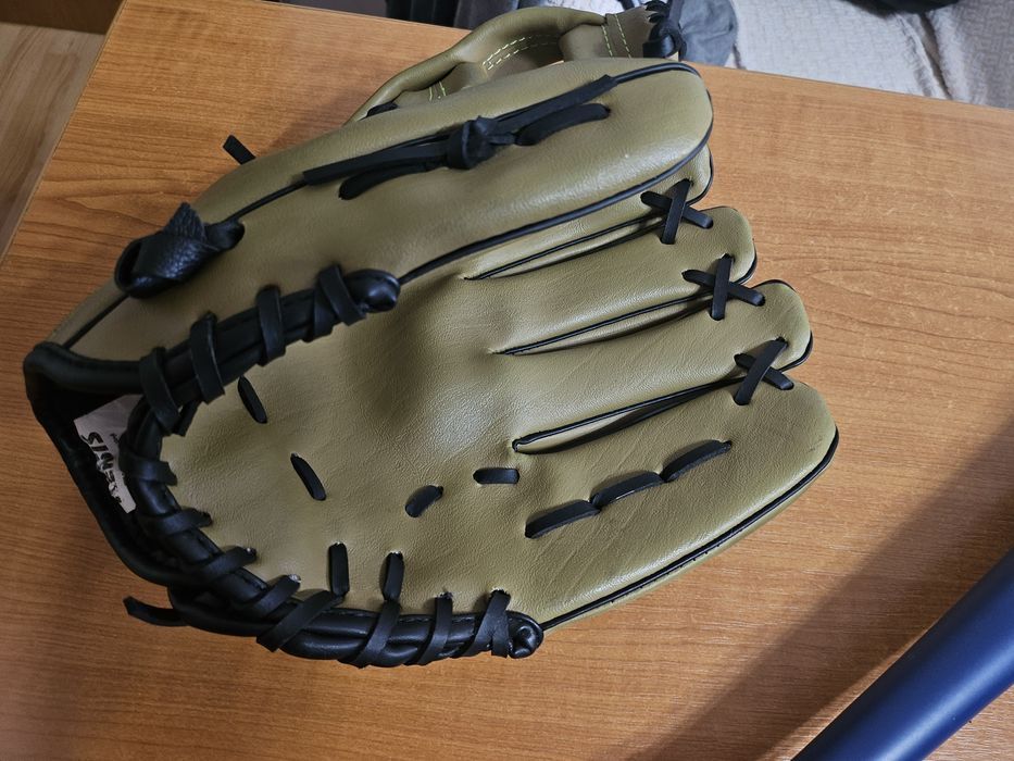 Set Baseball Bâtă + 2 Mănuși + 2 Mingi