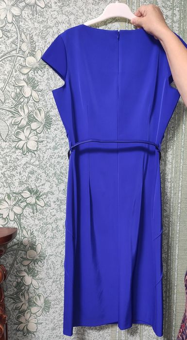 Новое платье цвета электрик