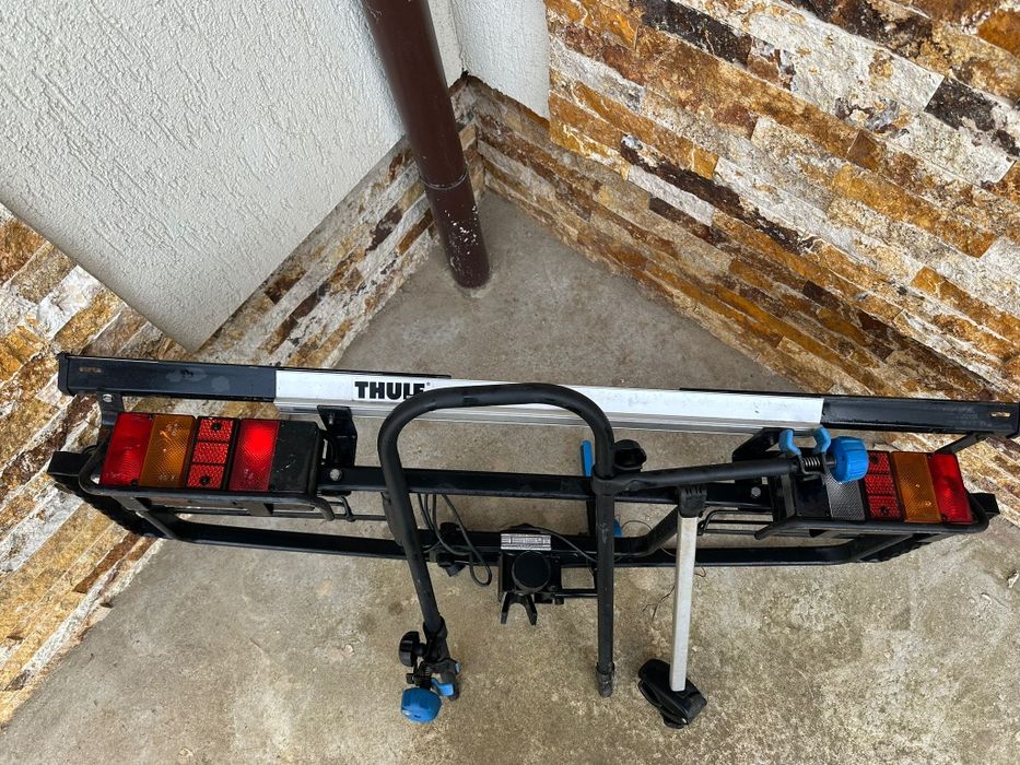 Vând suport auto Thulle pentru 2 biciclete