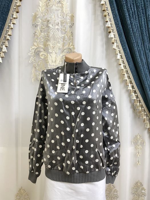 Kofta futbolka yangi kiyilmagan itiketkasi bor