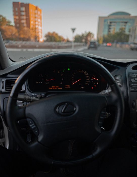 Продам lexus ls 430