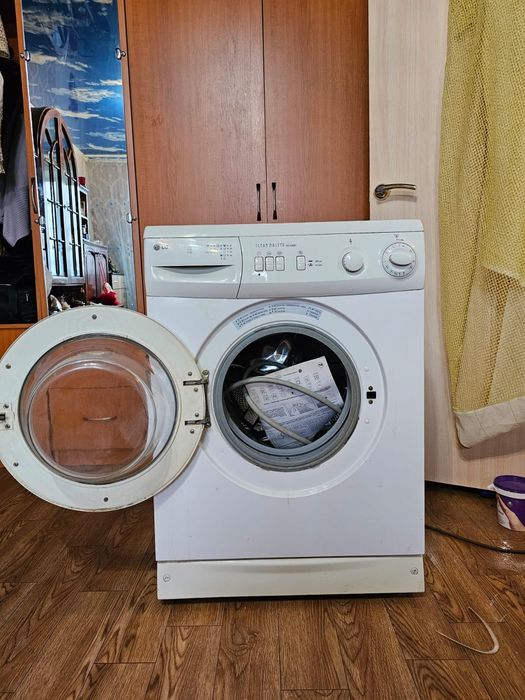 Продам стиральную машину LG