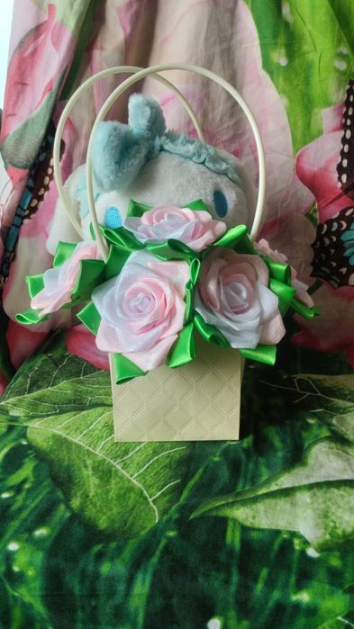 Цветы из атласных лент