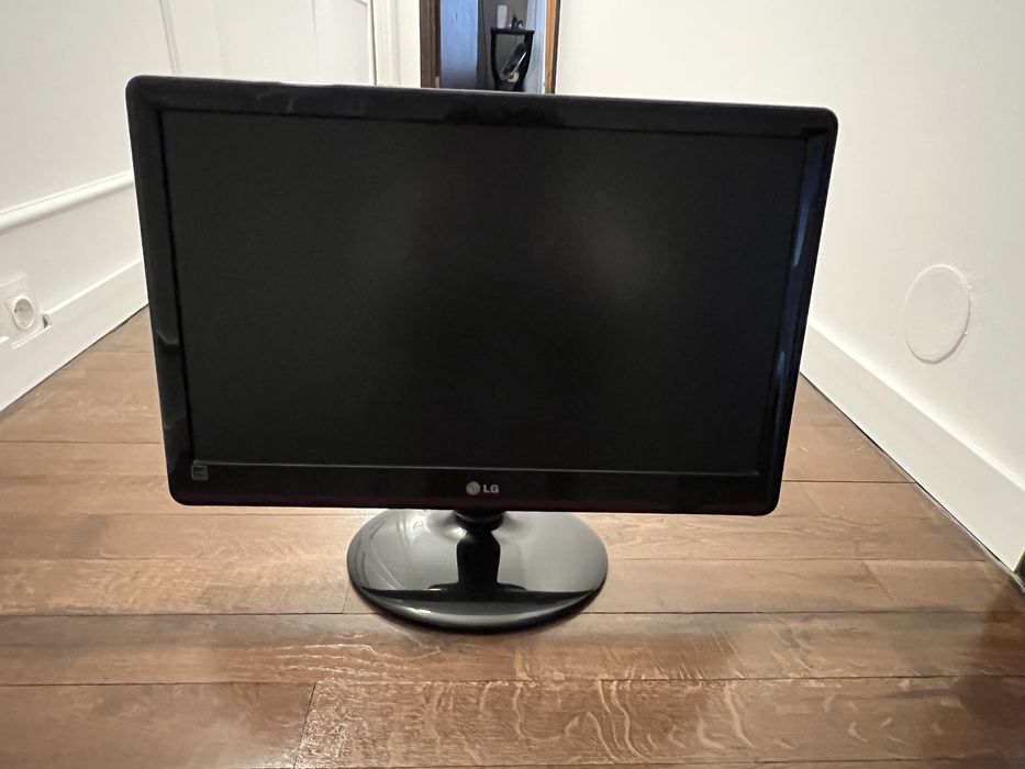 Monitor LG FLATRON E2250T-PN
