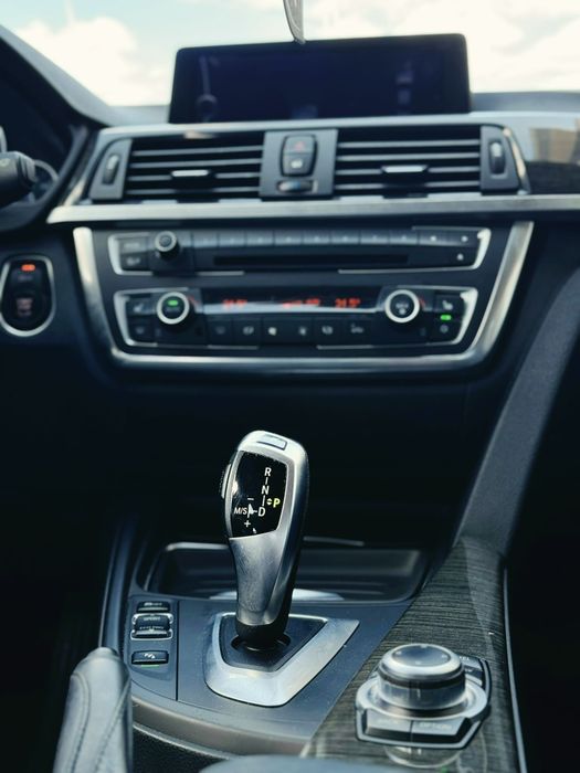 BMW Seria 3 F30 LuxuryLine 320d Automat 2012