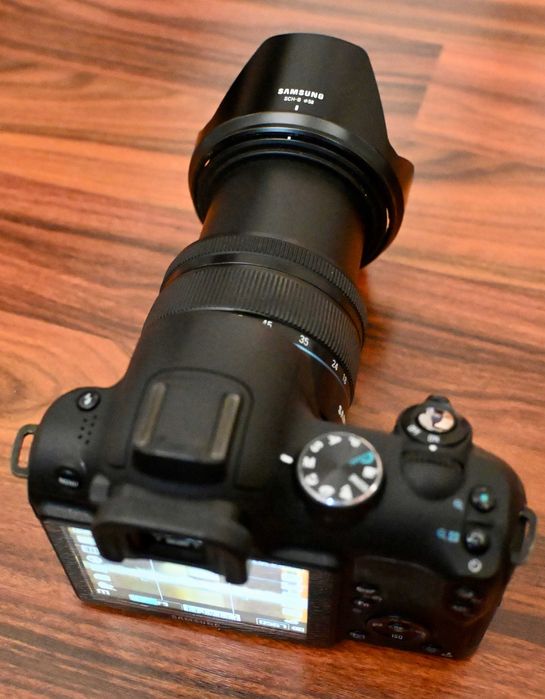 Camera foto Samsung NX5 mirrorless cu obiectiv Samsung NX 18-55 OIS 58