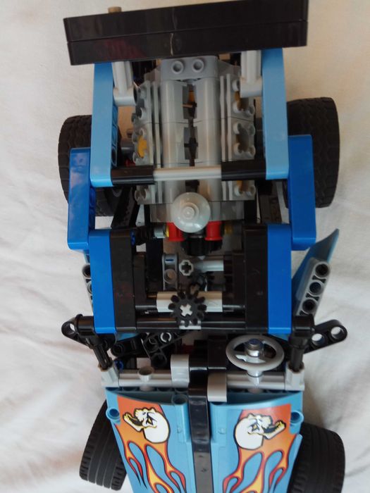 Lego Technic 42022, Masina tunata 2 in 1.