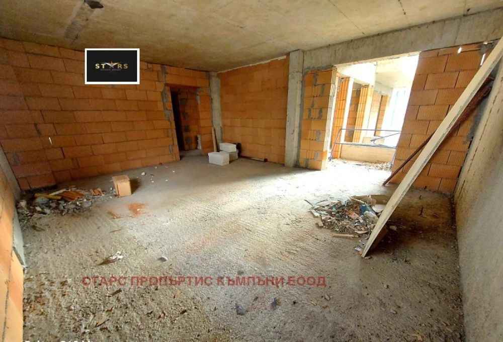 Продава се Тристаен апартамент в Варна, Окръжна болница - 92 кв.м за 2881 €/кв.м - Снимка #1