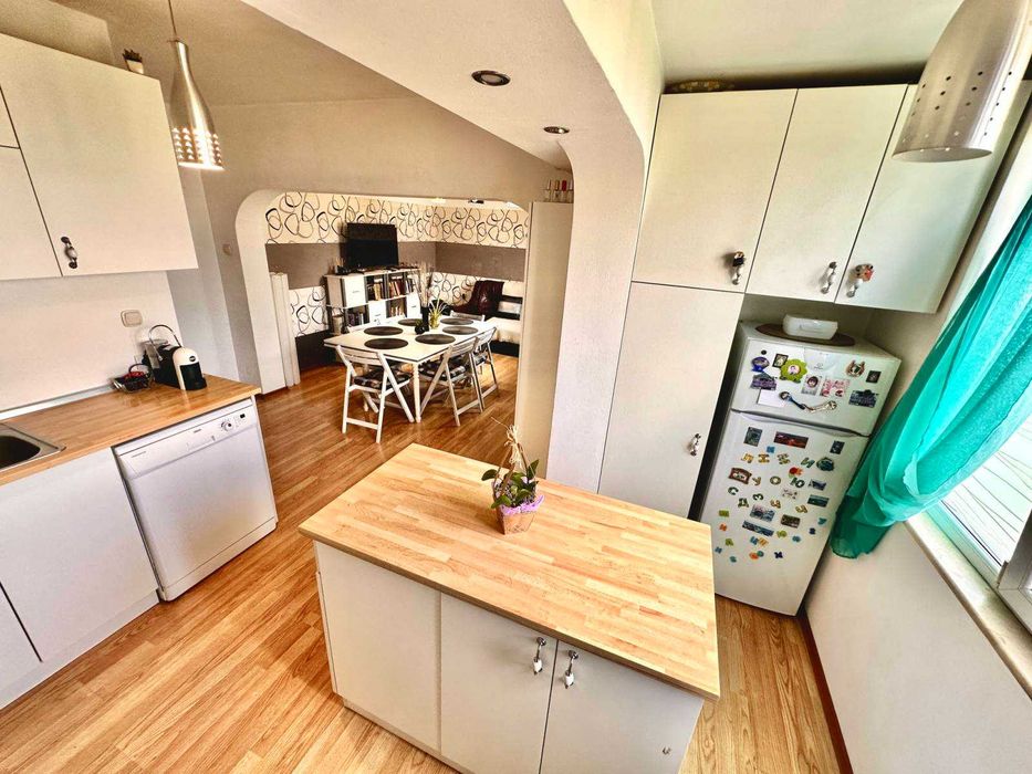 Продава се Четиристаен апартамент в Русе, Дружба 3 - 98 кв.м за 1150 €/кв.м - Снимка #1