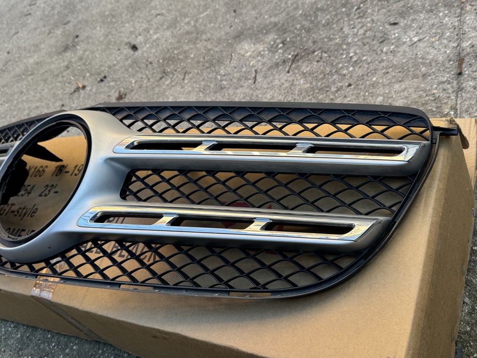 Mercedes GLS предна решетка